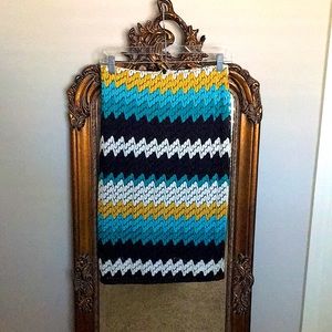 🌷5/$40. Zig Zag Stripe Crocheted Knit Skirt